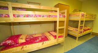 Гостиница Сибирский Хостел Новосибирск Кровать в общем 8-местном номере для женщин-2